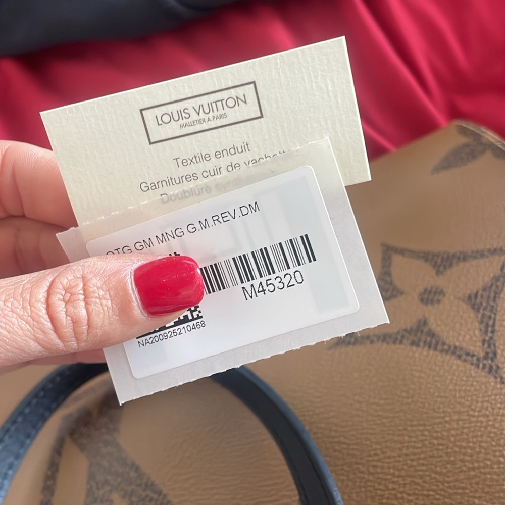 Large Louis Vuitton on the go purse - Picture 10 of 10